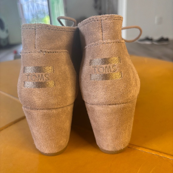 Tan Suede Lace-Up Ankle Boots - Picture 2 of 3